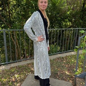 Elegant Wester style one size  Silver Lace Robe, like new